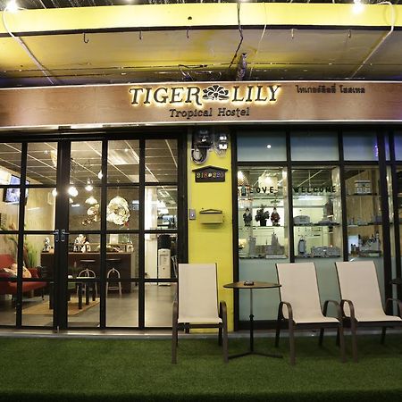 Tiger Lily Hostel Bangkok Ngoại thất bức ảnh