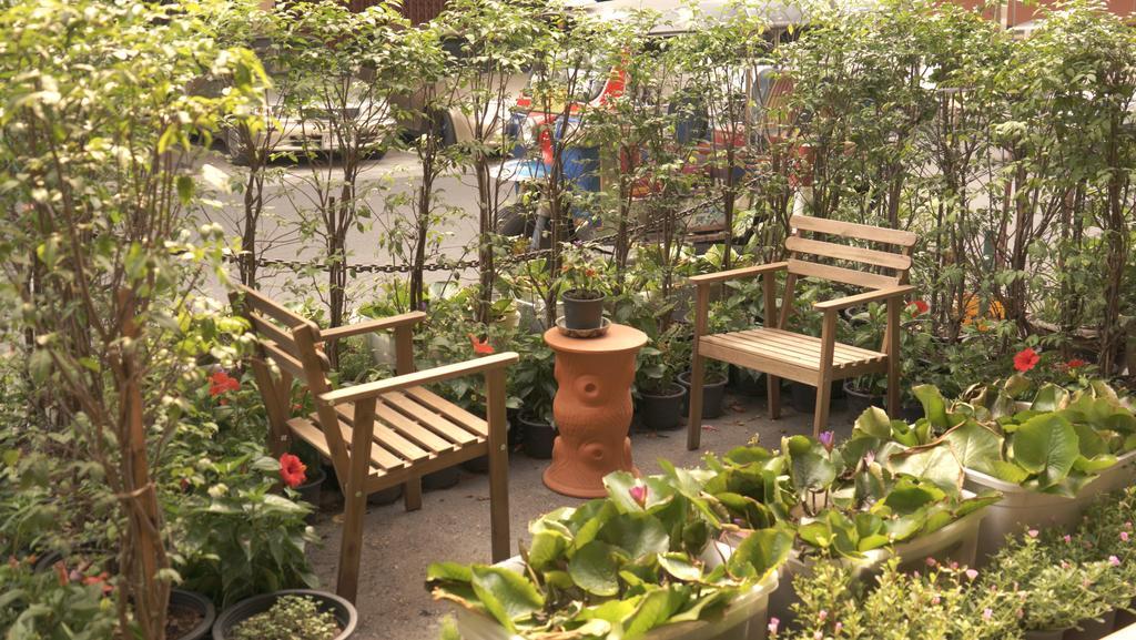 Tiger Lily Hostel Bangkok Ngoại thất bức ảnh
