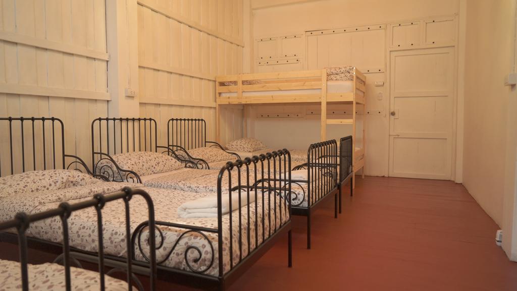 Tiger Lily Hostel Bangkok Phòng bức ảnh