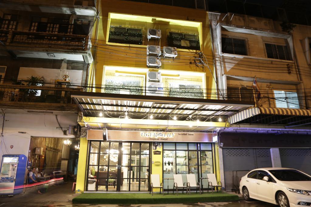 Tiger Lily Hostel Bangkok Ngoại thất bức ảnh