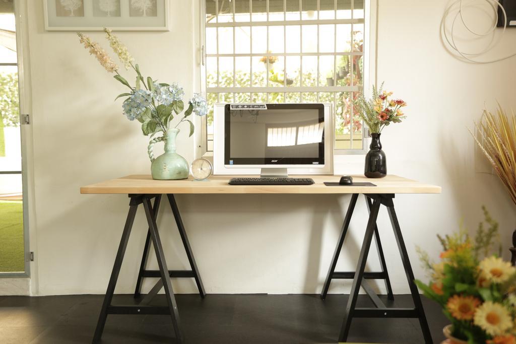 Tiger Lily Hostel Bangkok Ngoại thất bức ảnh
