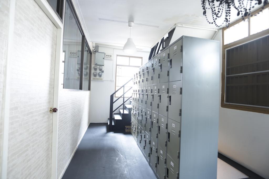 Tiger Lily Hostel Bangkok Phòng bức ảnh