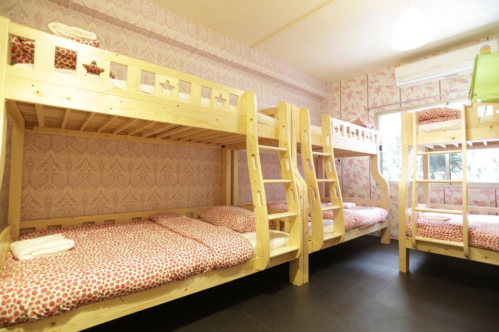 Tiger Lily Hostel Bangkok Phòng bức ảnh
