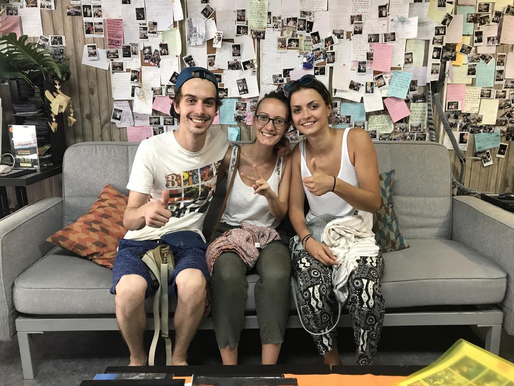 Tiger Lily Hostel Bangkok Ngoại thất bức ảnh